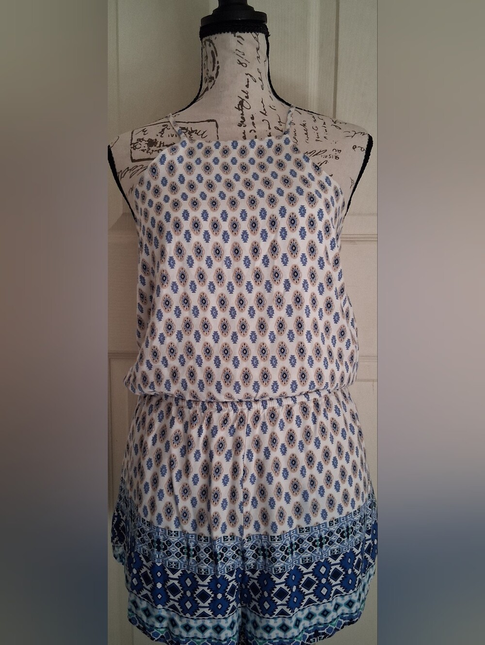 iris White and Blue Printed Sleeveless Romper